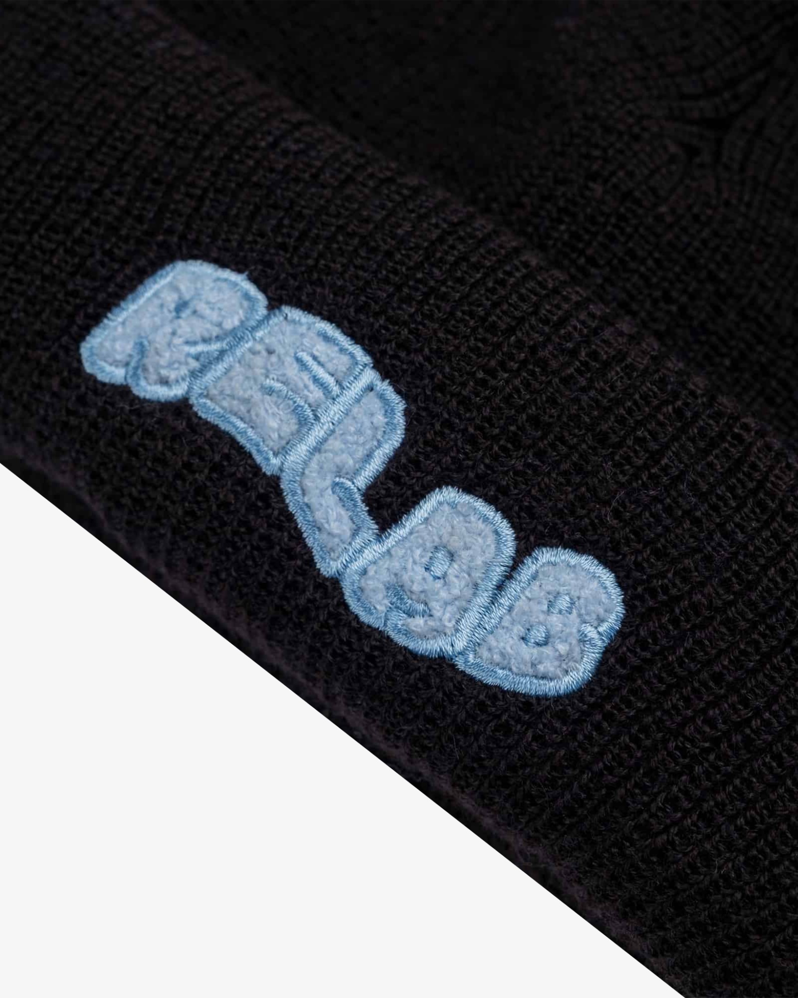 BASIC BLACK BLUE BEANIE