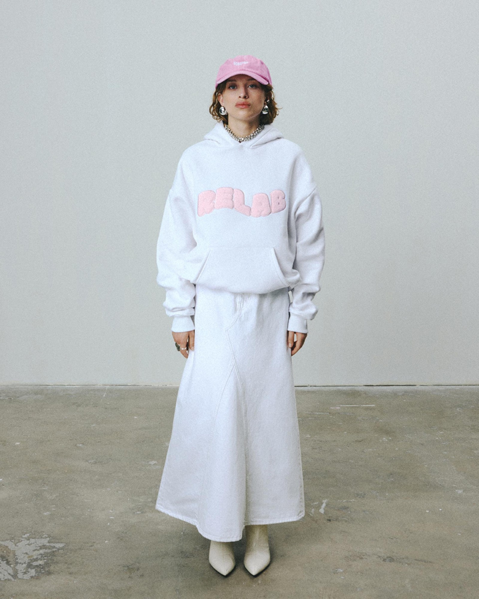 COZY WHITE PINK HOODIE