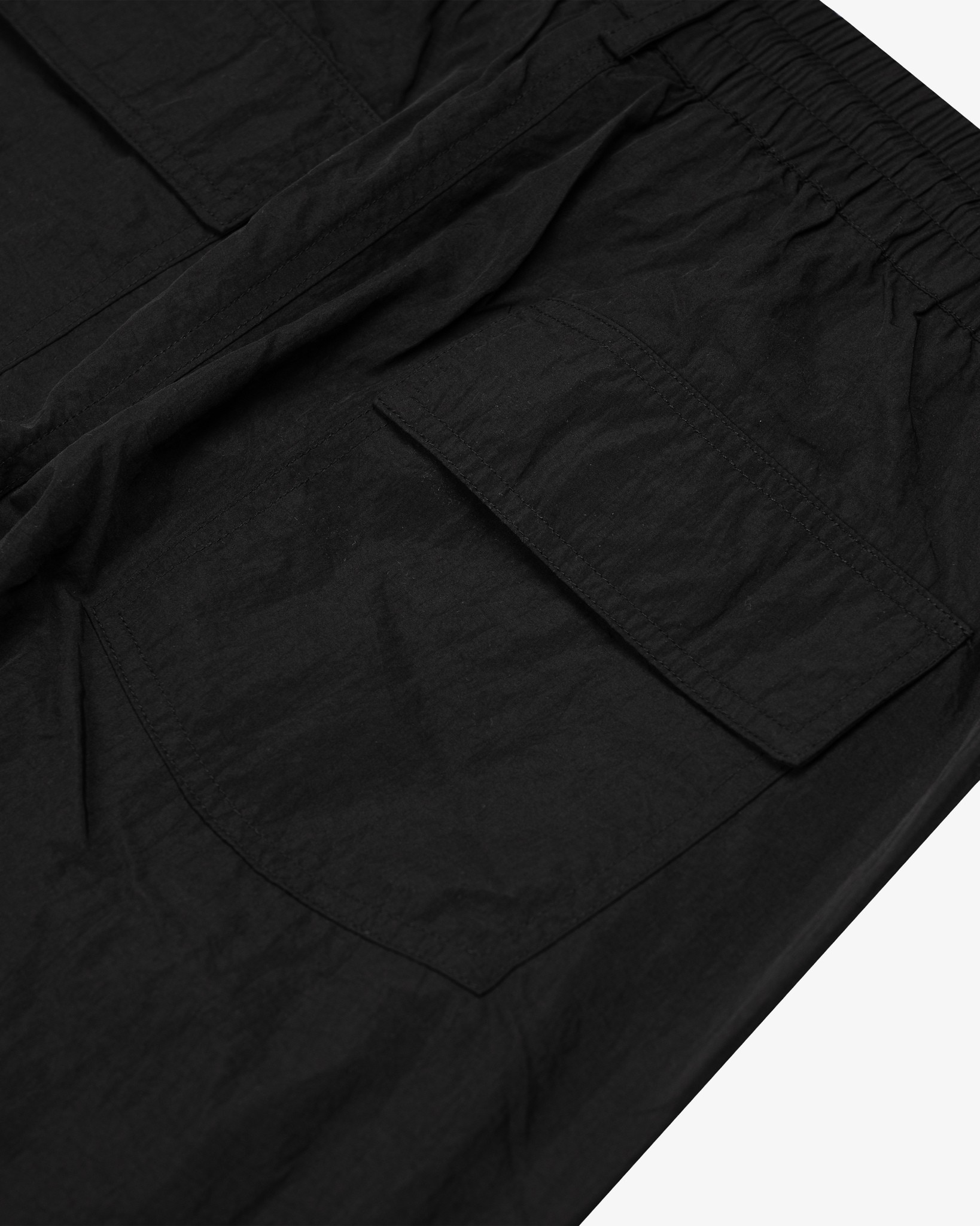 【Anyone more】Bruck Nylon Cargo Wide Banding Pants Anyone more】Bruck Nylon Cargo Wide Banding Pants Renew