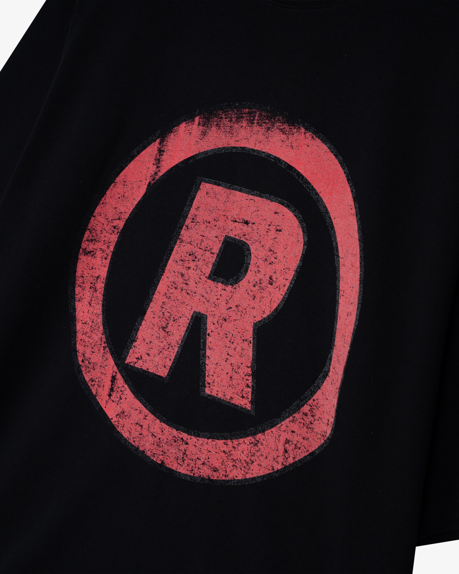 "R" TEE BLACK