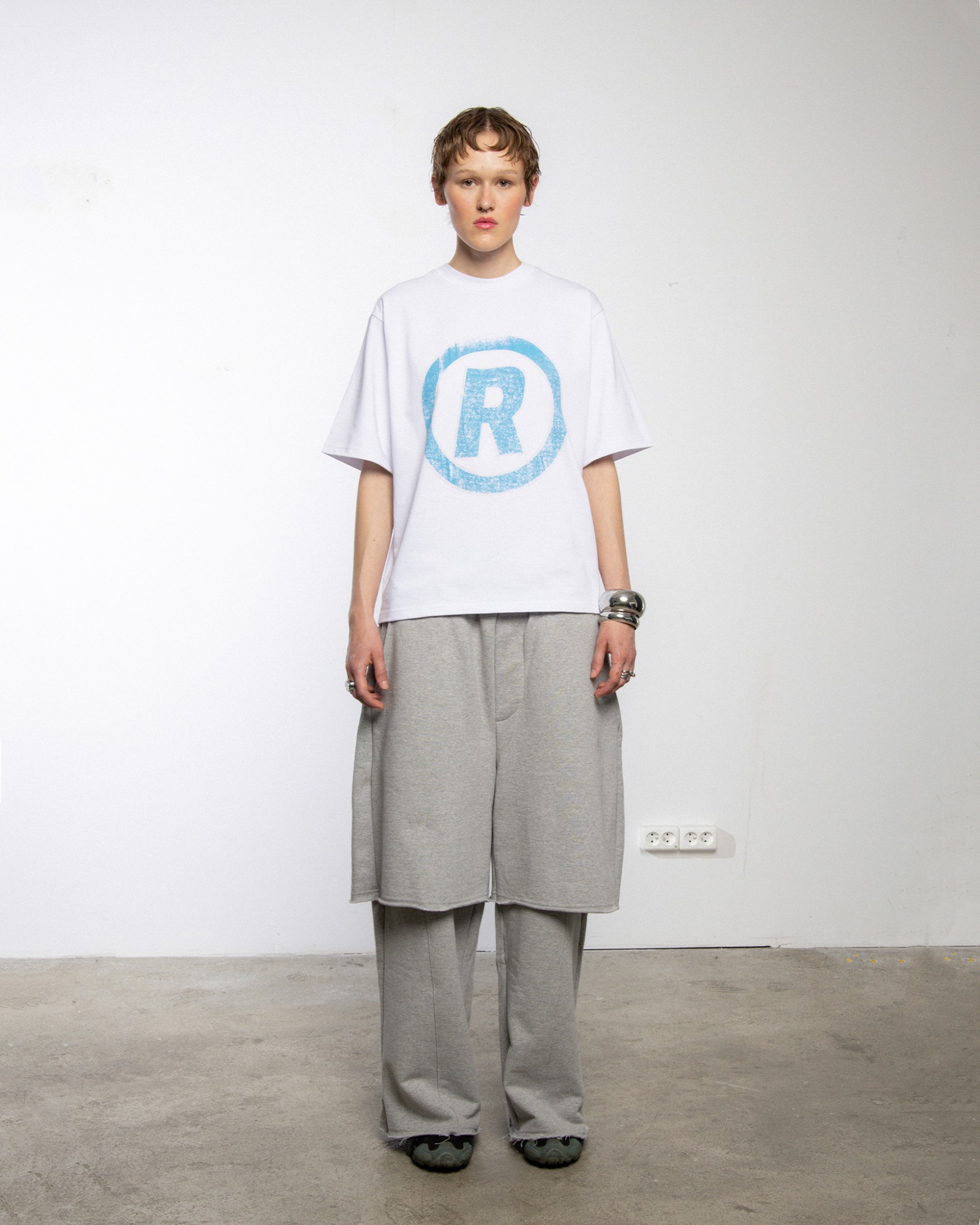 "R" TEE WHITE