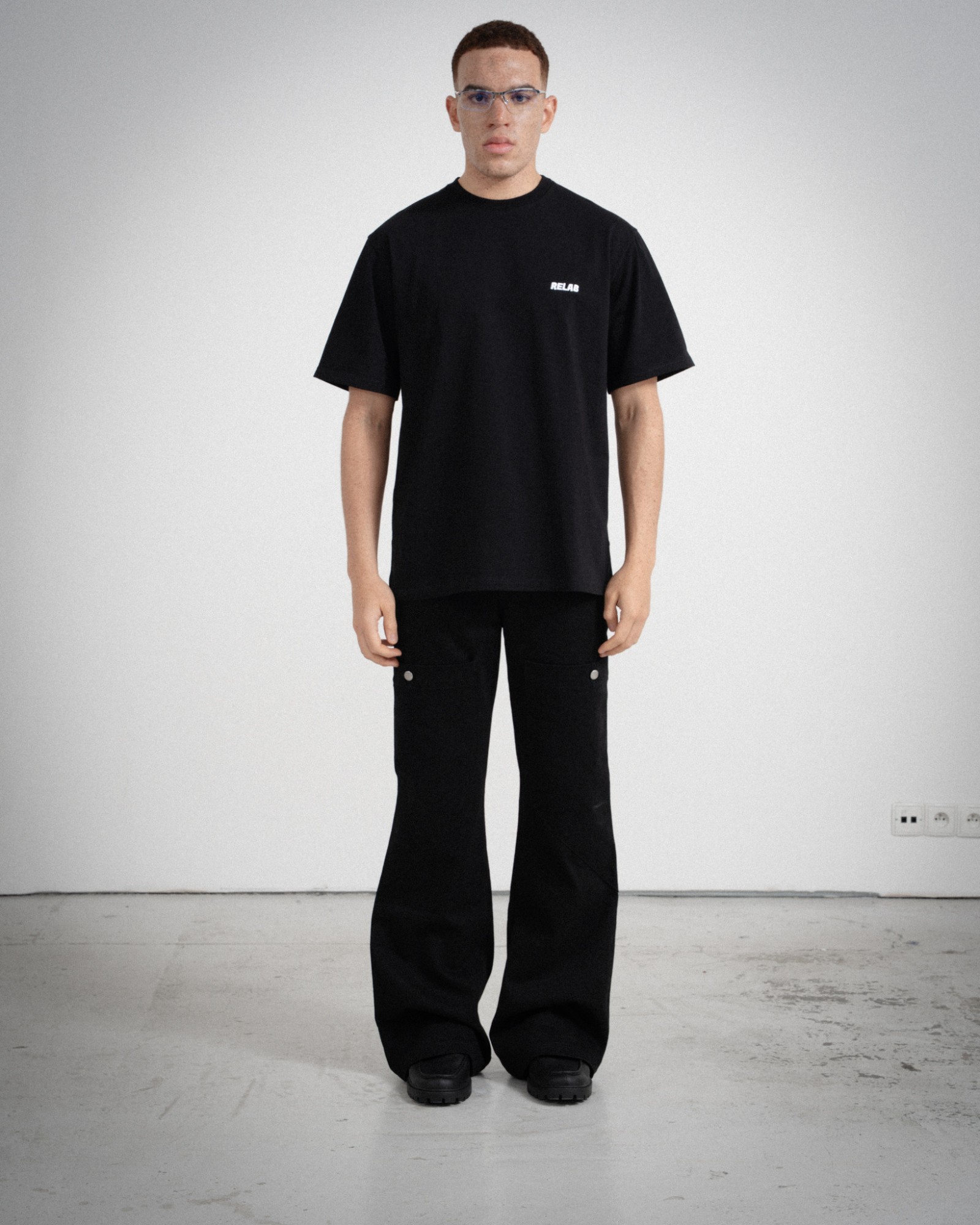 BASIC LOGO BLACK T-SHIRT