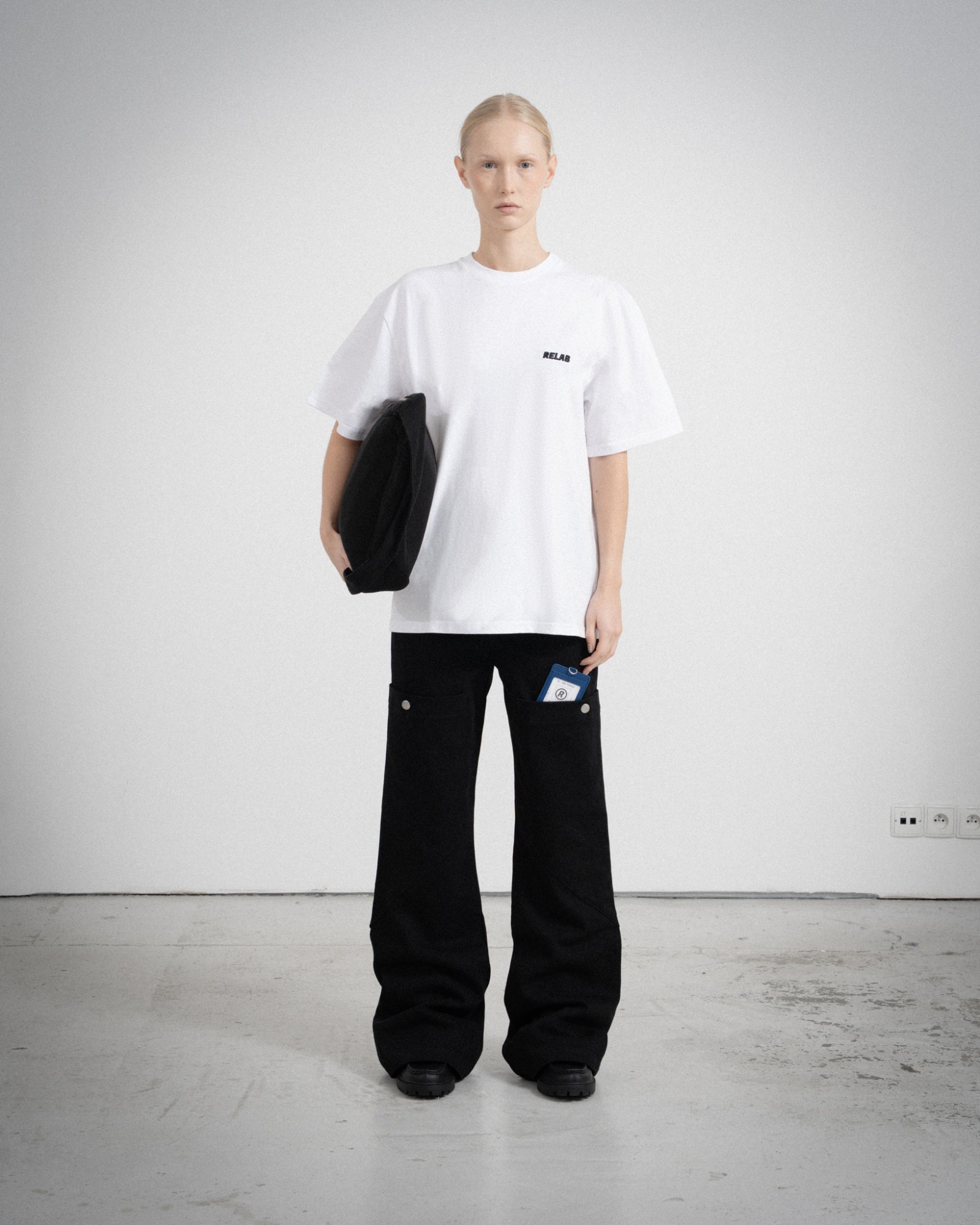 BASIC LOGO WHITE T-SHIRT