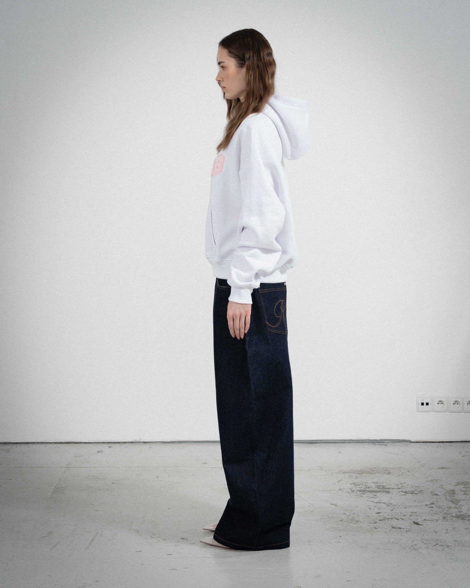 COZY WHITE PINK HOODIE