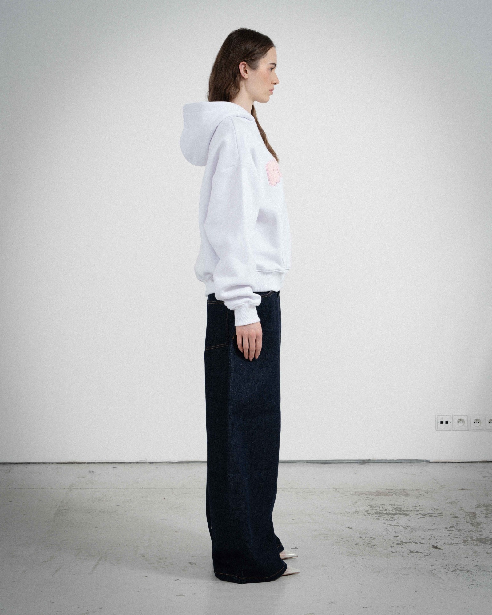 COZY WHITE PINK HOODIE